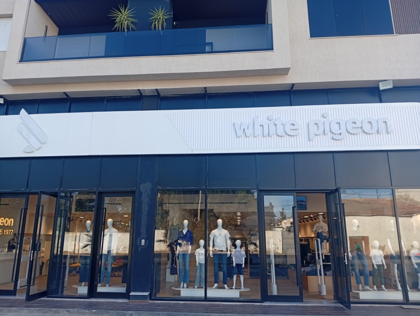 Boutique White Pigeon 2