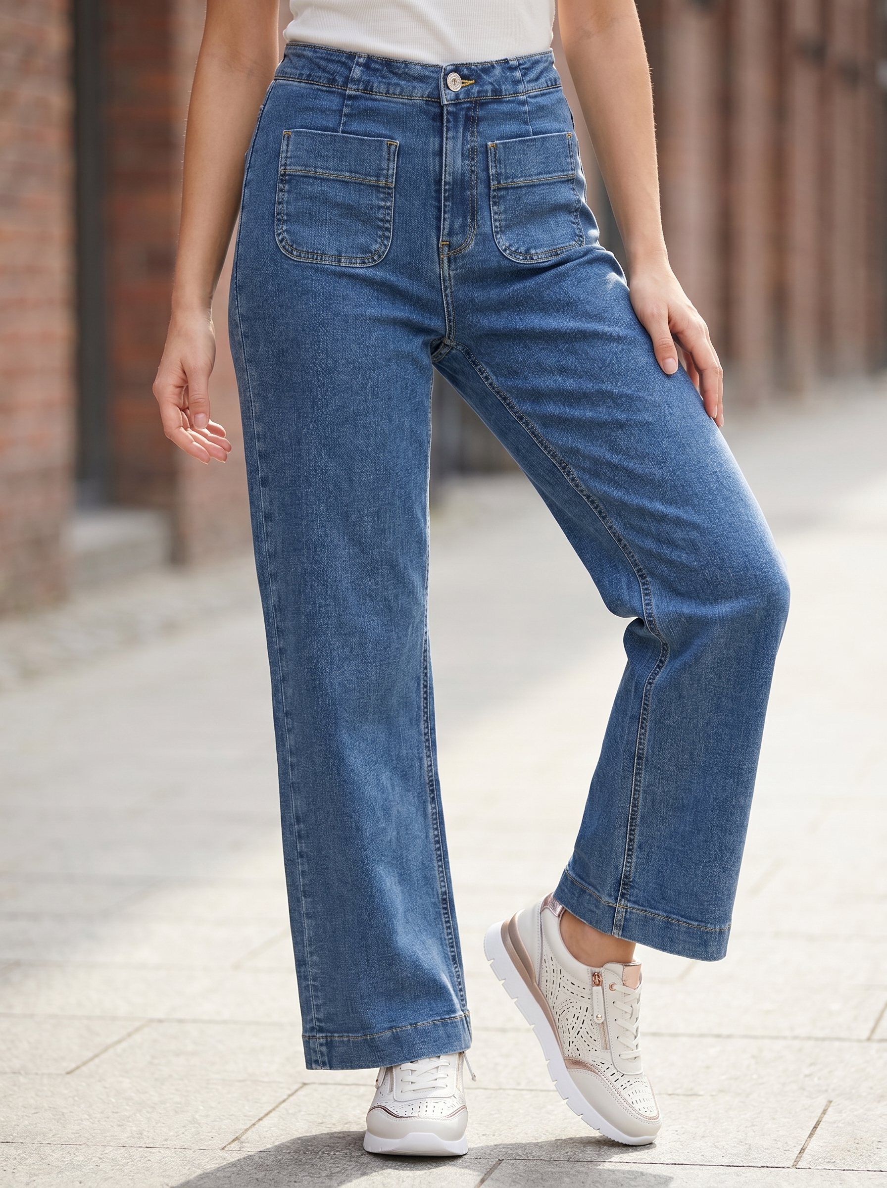 we_are_gonna_do_some_202605081308 Pantalon jean Large Fit femme – Image 1