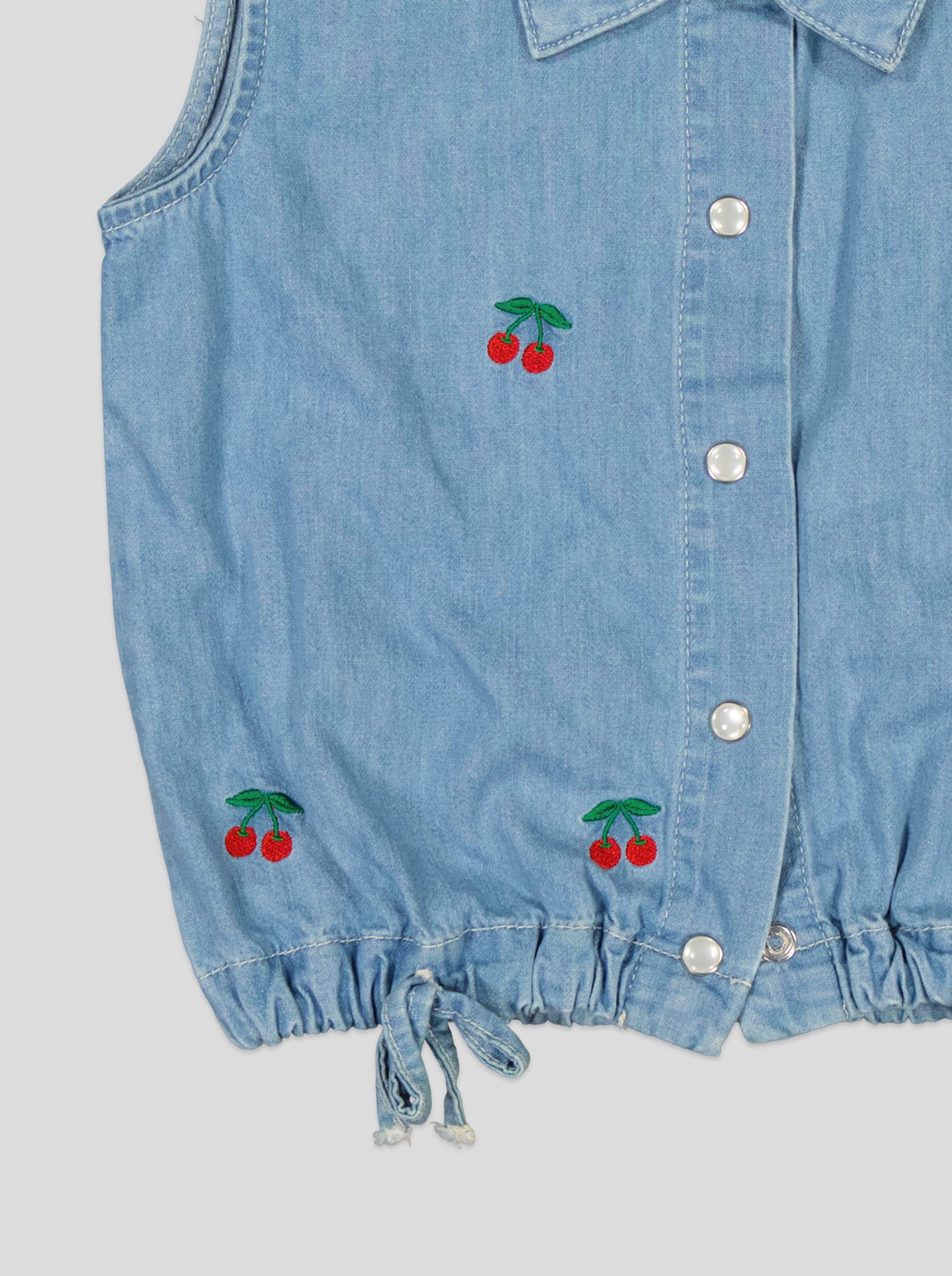 4 Chemise sans manches en jean brodée cerises – Image 4