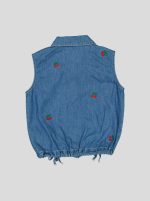 Chemise sans manches en jean brodée cerises – Image 11